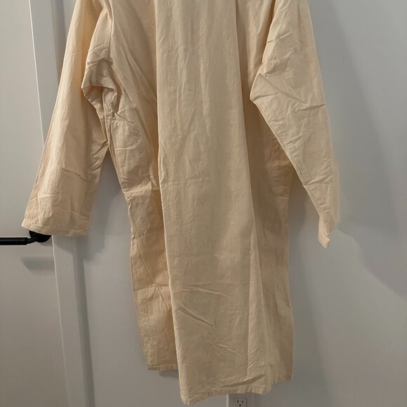 2 Kurtas, 1 Vest, 1 Veshti, 1 White Pants - Picture 5 of 8